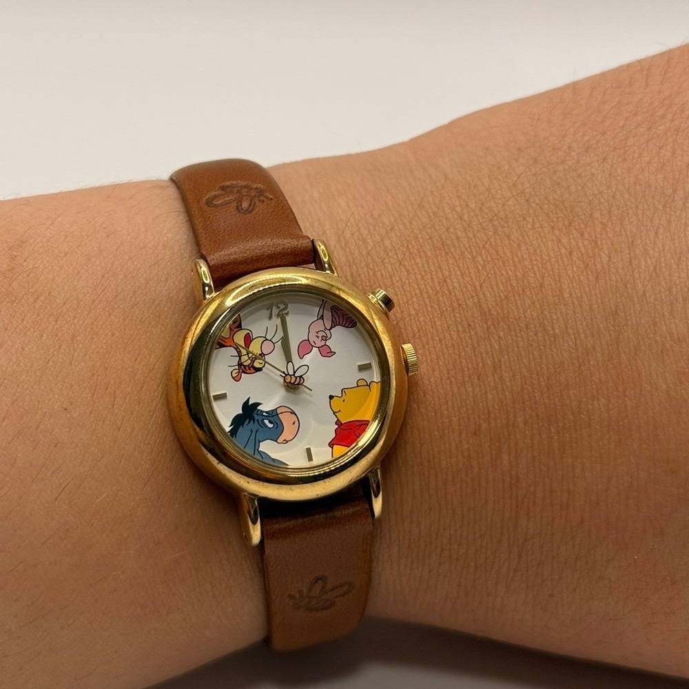 Vintage Disney Winnie the Pooh Friends Watch Gold Tone MU0667 Brown Leather READ